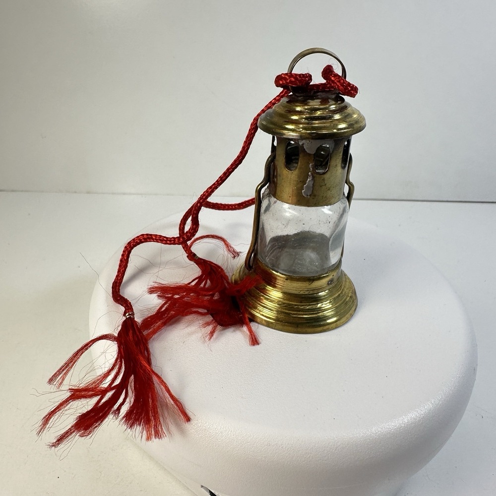 Vtg Miniature Hand Held Brass & Glass Farmhouse Lamp/Lantern (1) New Old Stock